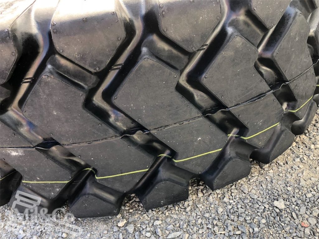 17.5-25 earthmoving tire set of 4