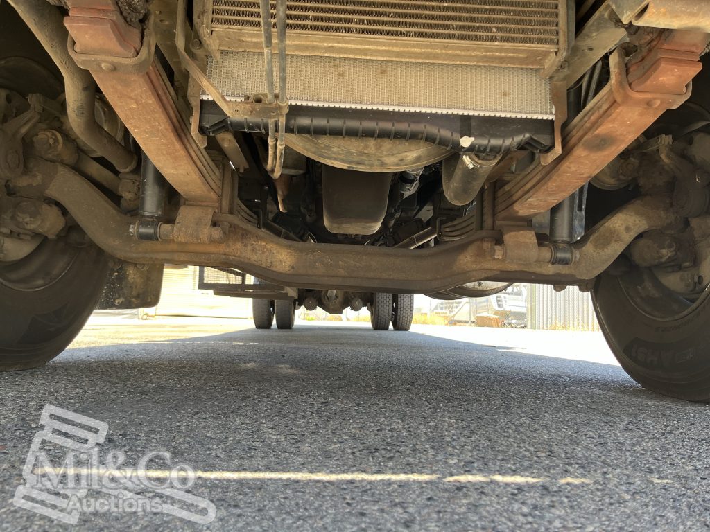 2005 Hino Ranger Tray Back Truck with Crane undercarriage