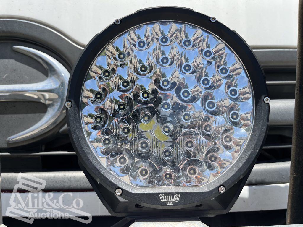 2005 Hino Ranger Tray Back Truck with Crane spotlight