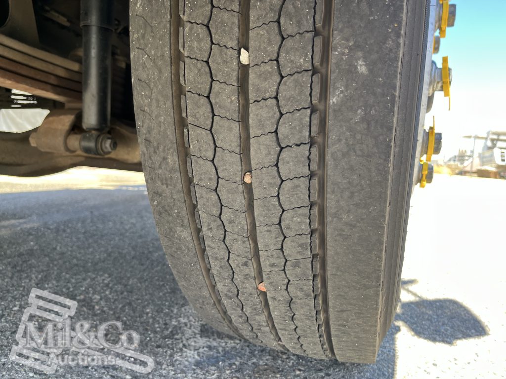 2005 Hino Ranger Tray Back Truck with Crane steer tyre tread