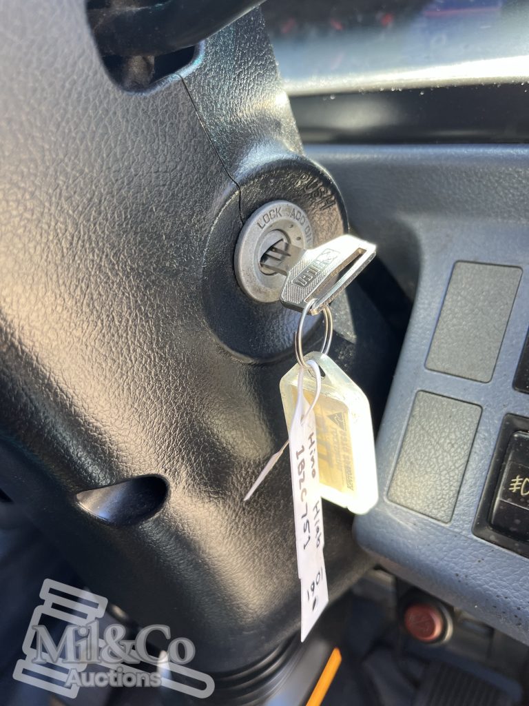 2005 Hino Ranger Tray Back Truck with Crane key