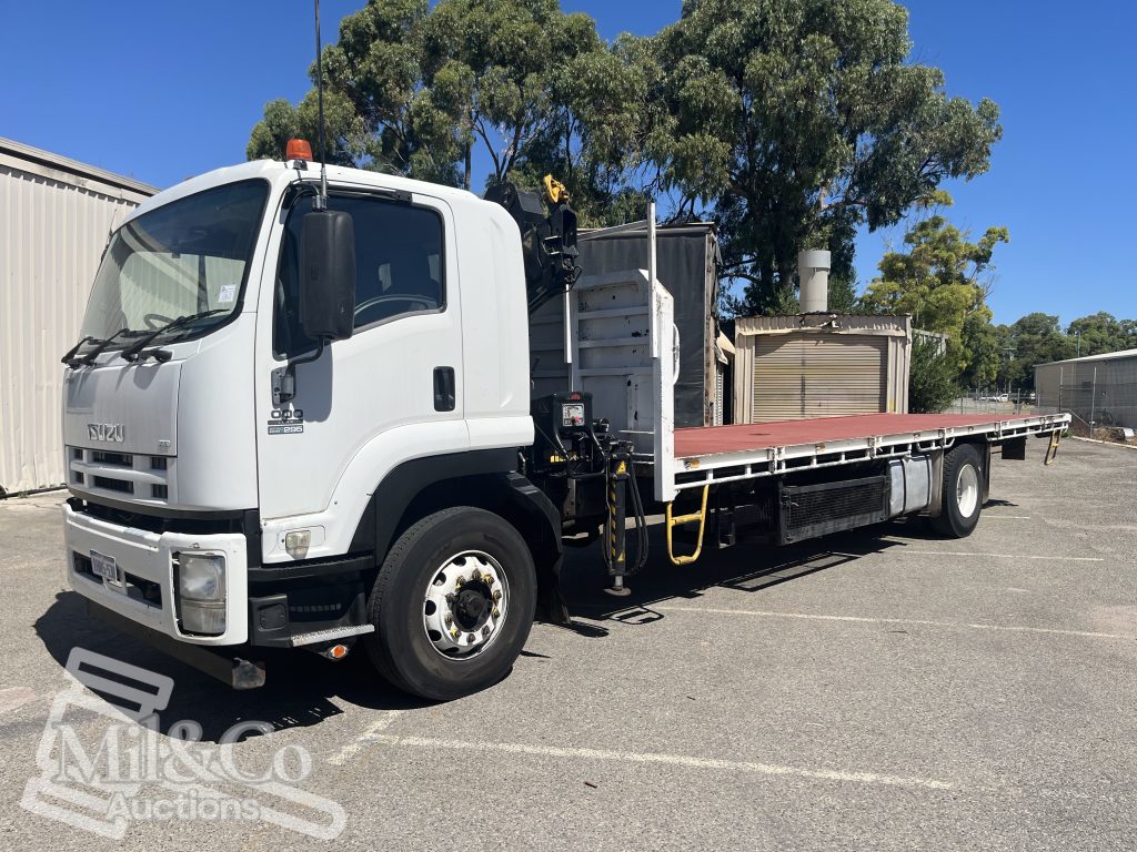 2012 Isuzu FVZ 1000 Tray Back Truck with Hiab exterior front corner