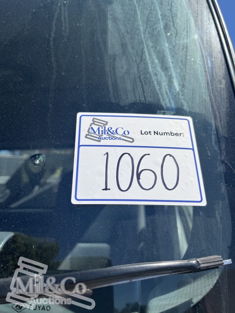 2012 Isuzu FVZ 1000 Tray Back Truck with Hiab lot number 1060