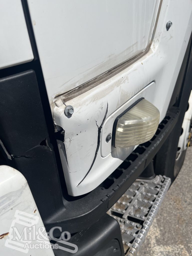 2012 Isuzu FVZ 1000 Tray Back Truck with Hiab passenger door flare cracked