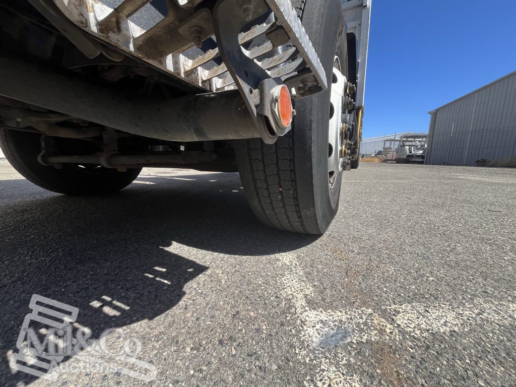 2012 Isuzu FVZ 1000 Tray Back Truck with Hiab passenger tyre tread