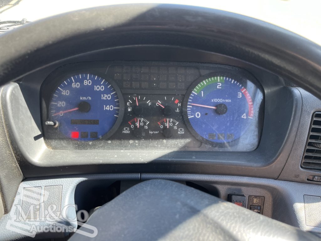 2004 Hino 500 FD Fridge Truck instrument cluster showing 467596 kilometres