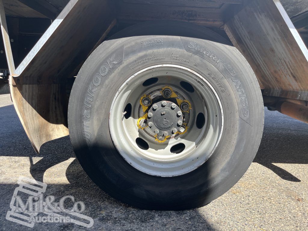 2004 Hino 500 FD Fridge Truck drivers side drive tyre 9.5R17.5