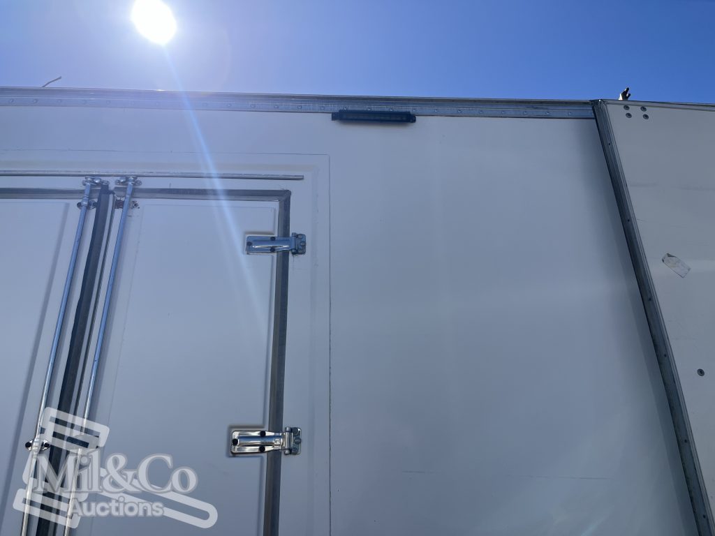 2004 Hino 500 FD Fridge Truck light bar top passenger side of body