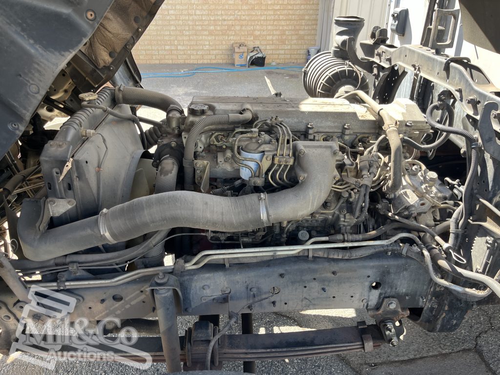 2004 Hino 500 FD Fridge Truck engine bay from drivers side