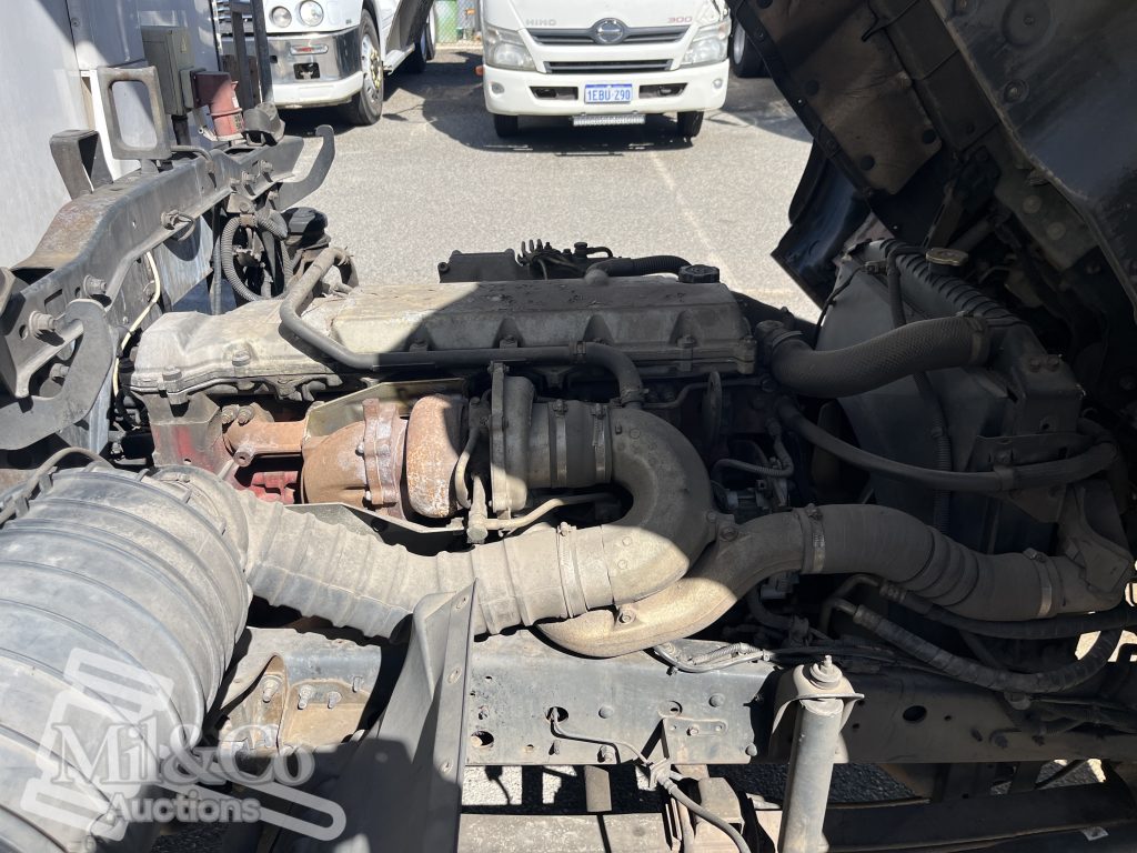 2004 Hino 500 FD Fridge Truck engine bay from passenger side
