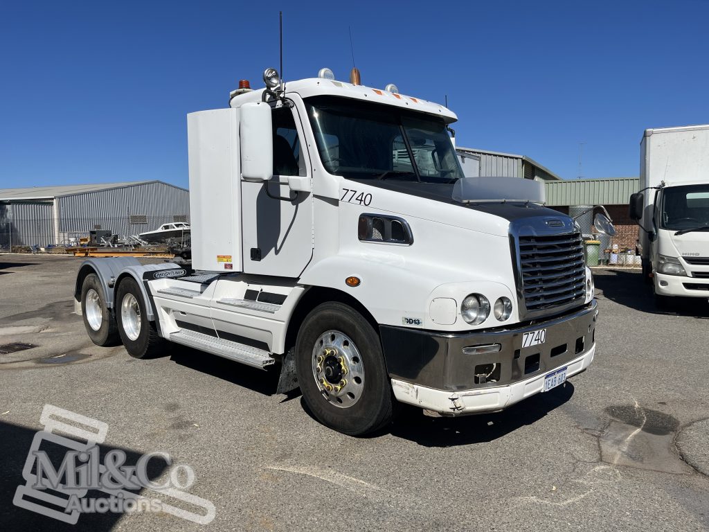 2011 Freightliner CST112 50 tonne Prime Mover with Hydraulics exterior front drivers corner