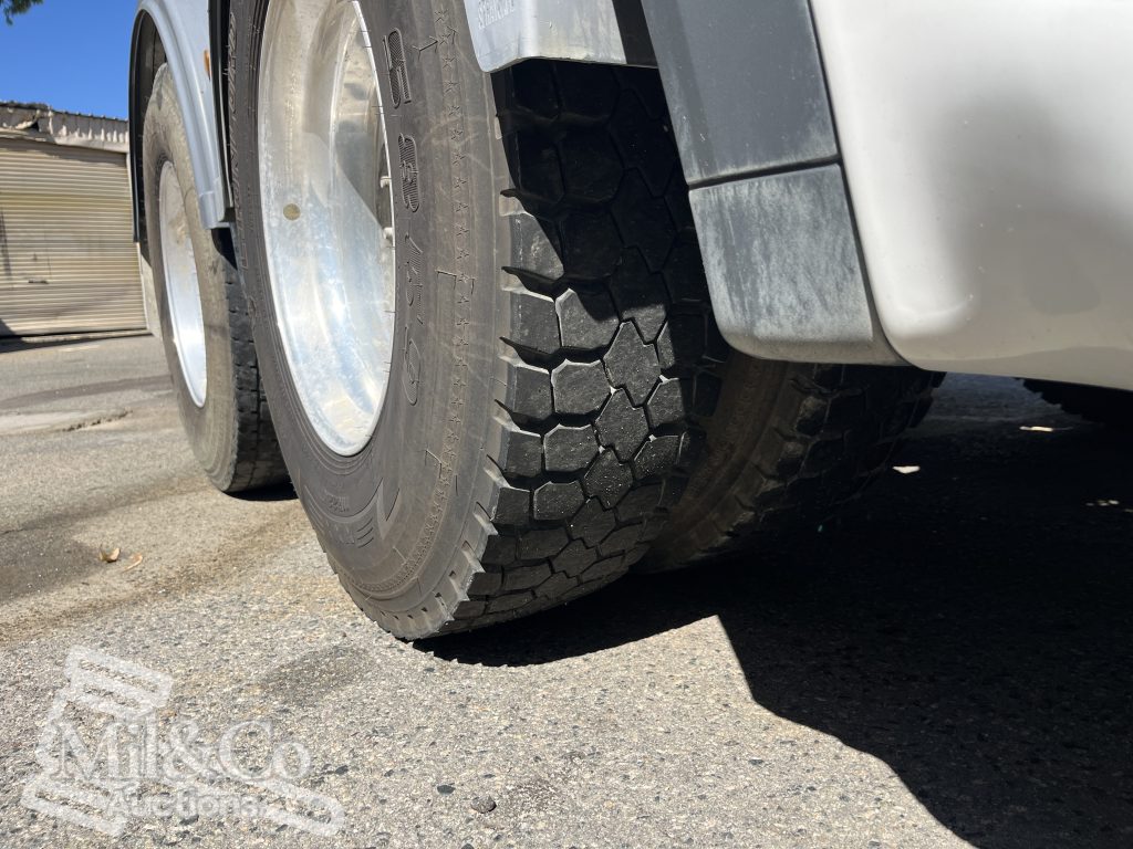 2011 Freightliner CST112 50 tonne Prime Mover with Hydraulics front drive tyre tread