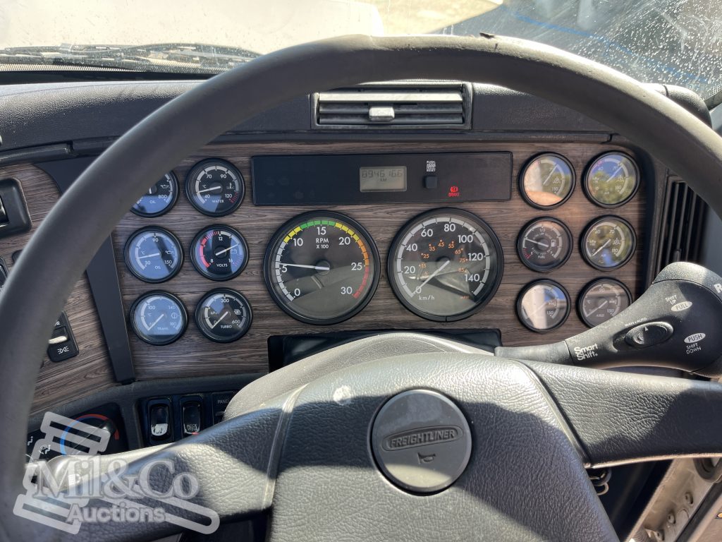 2011 Freightliner CST112 50 tonne Prime Mover with Hydraulics instrument cluster showing 894616.6 kilometres