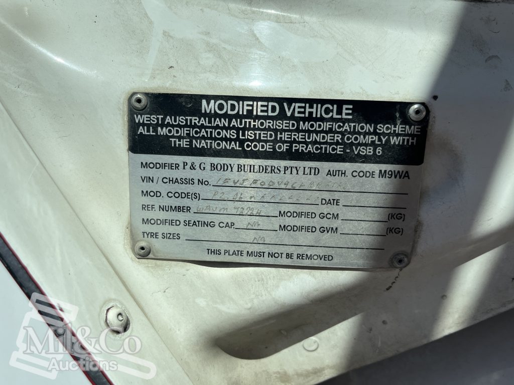 2011 Freightliner CST112 50 tonne Prime Mover with Hydraulics vehicle modification plate