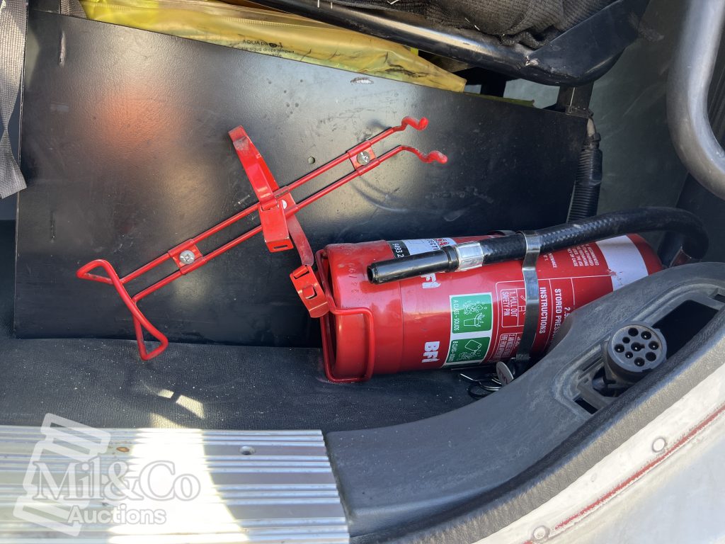 2011 Freightliner CST112 50 tonne Prime Mover with Hydraulics fire extinguisher passenger cab