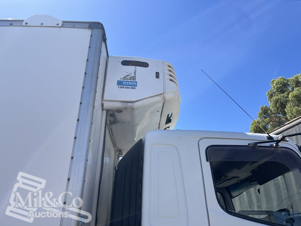 2005 Hino 500 GH Fridge Truck ThermoKing fridge unit