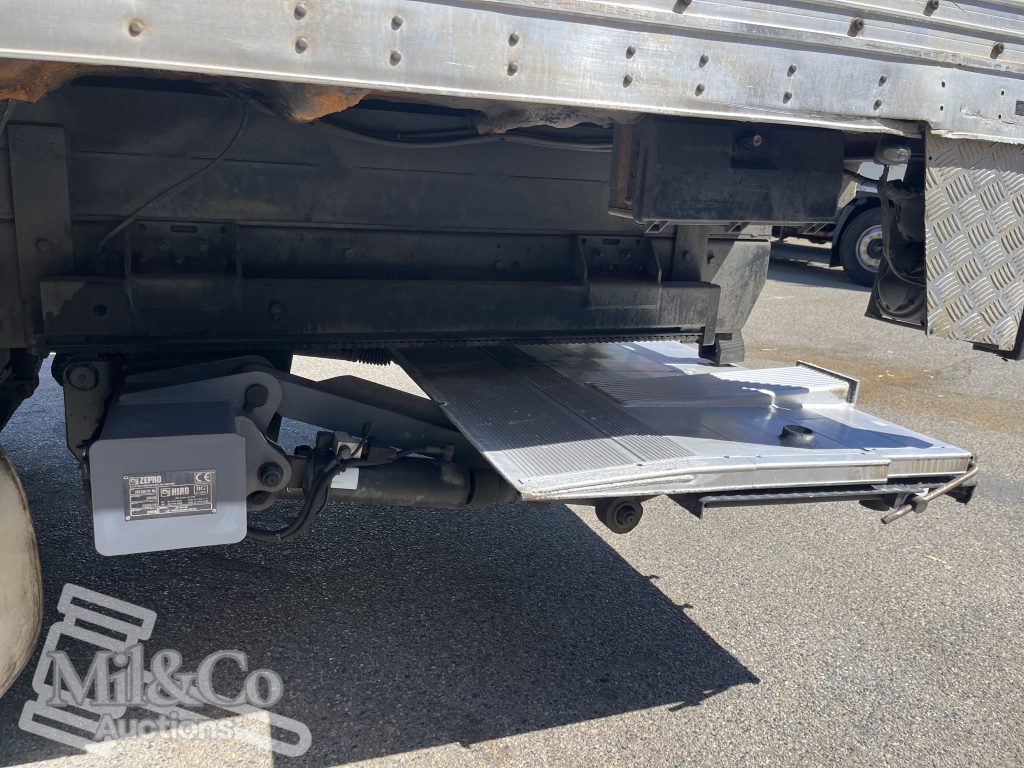 2005 Hino 500 GH Fridge Truck Hiab 2.5 tonne tuckaway tail lift