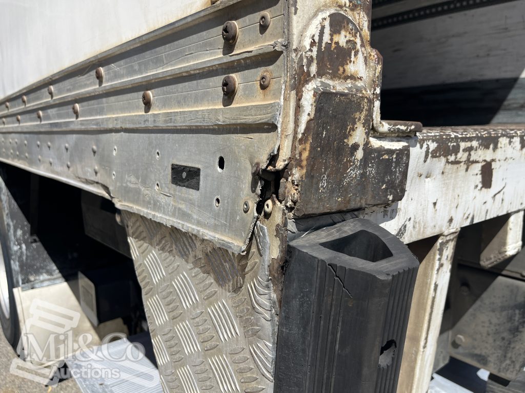 2005 Hino 500 GH Fridge Truck damage to rear passenger side of body