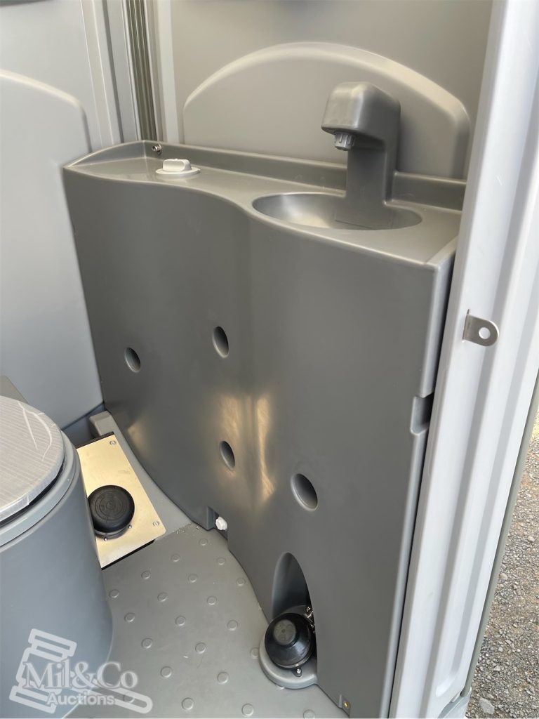Portaloo interior vanity and flush pedal