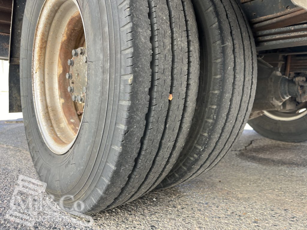 2015 Hino 300 717 Crew Cab Tray Back Truck drivers rear tyre tread