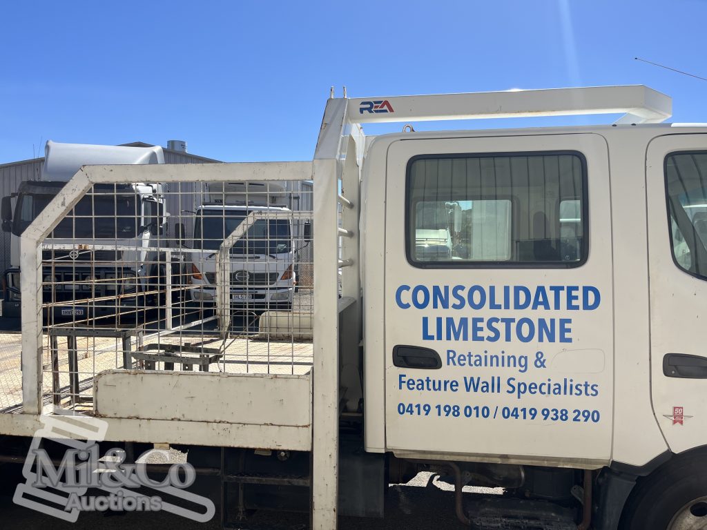 2015 Hino 300 717 Crew Cab Tray Back Truck rollover protection system