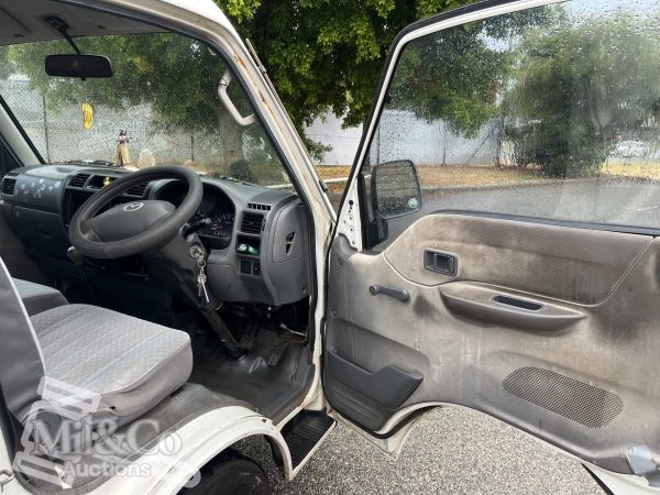 2003 Mazda E2000H Camper Van drivers doorway