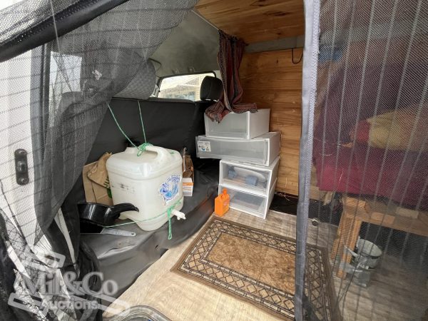 2003 Mazda E2000H Camper Van camper area
