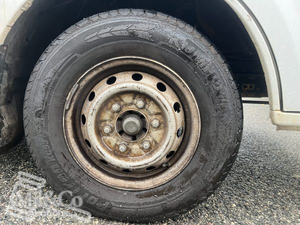 2003 Mazda E2000H Camper Van front tyre size showing 185R14C