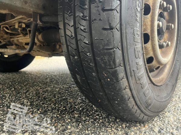 2003 Mazda E2000H Camper Van passenger front tyre tread